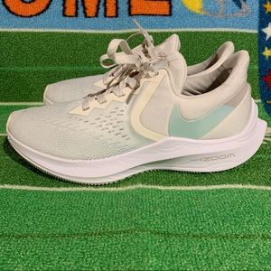 Nike Air Zoom Winflo 6 Running Shoe, Pale Ivory Teal & White, Womens size 6